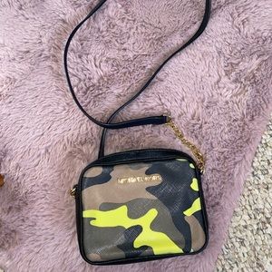 RARE IN GREAT CONDITION MK CAMO SATCHEL